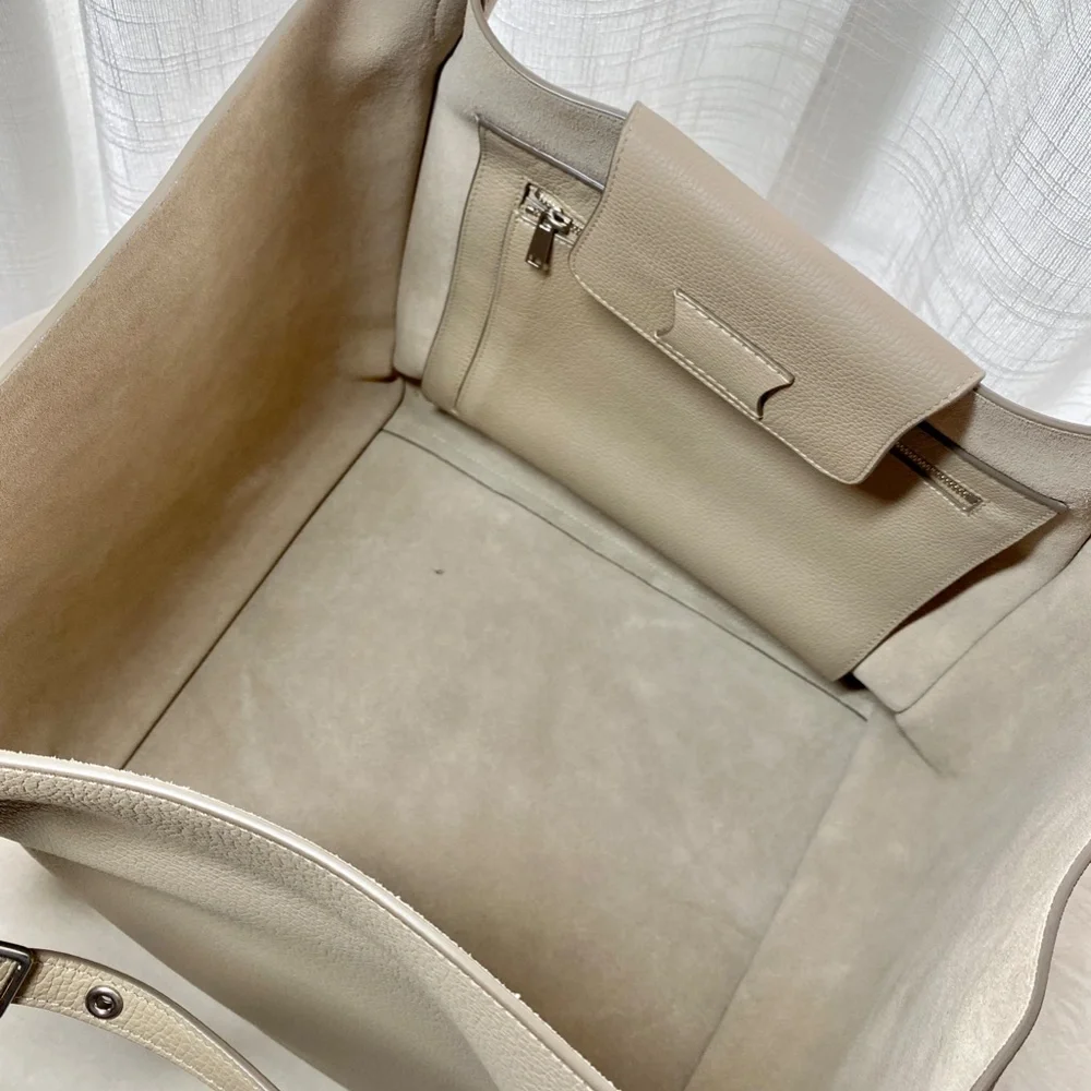 Celine Medium Big Bag in Soft Bare Calfskin - Light Taupe - Picture 12 of 16
